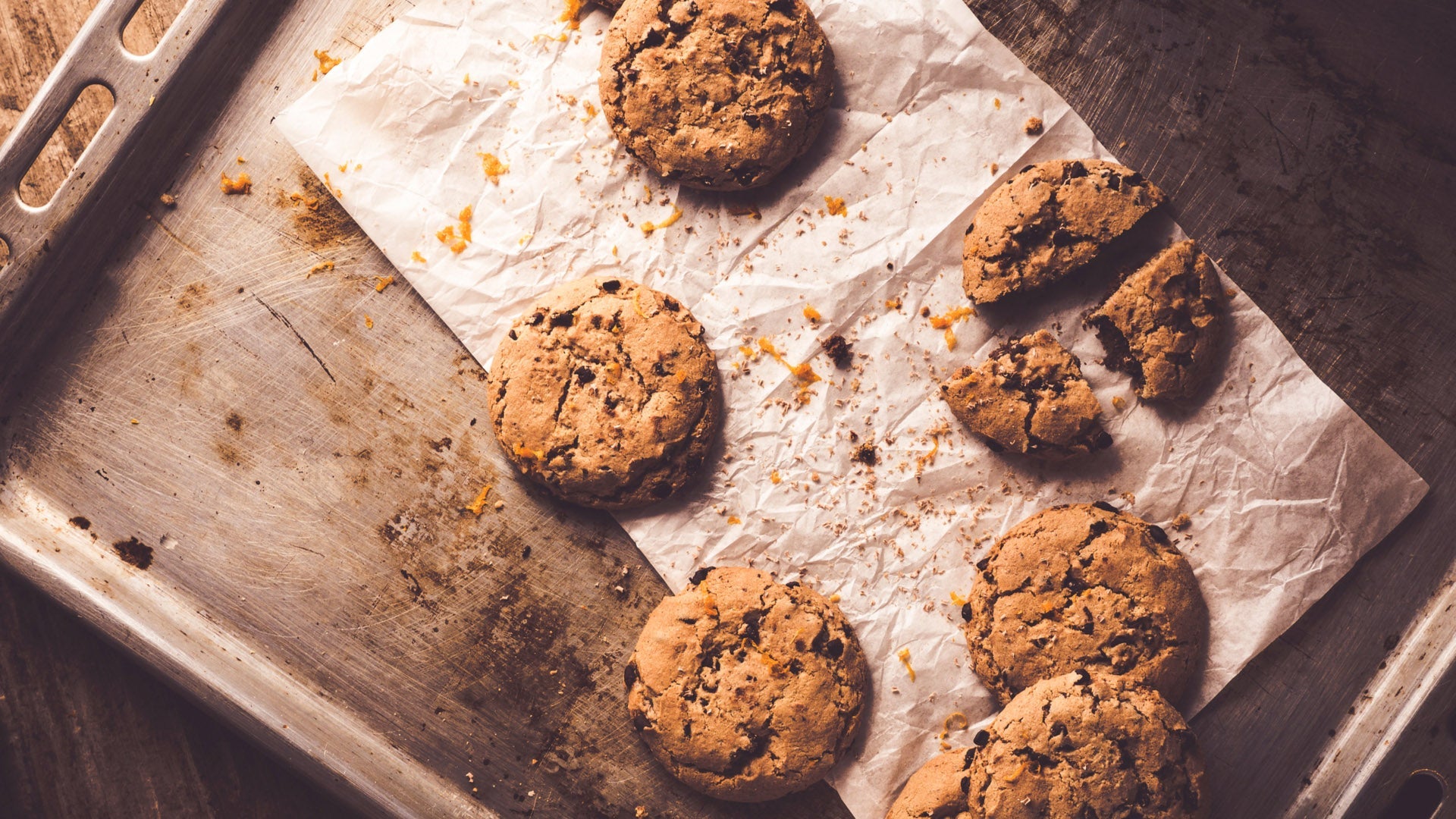 Get the Grime off Aluminum Baking Pans
