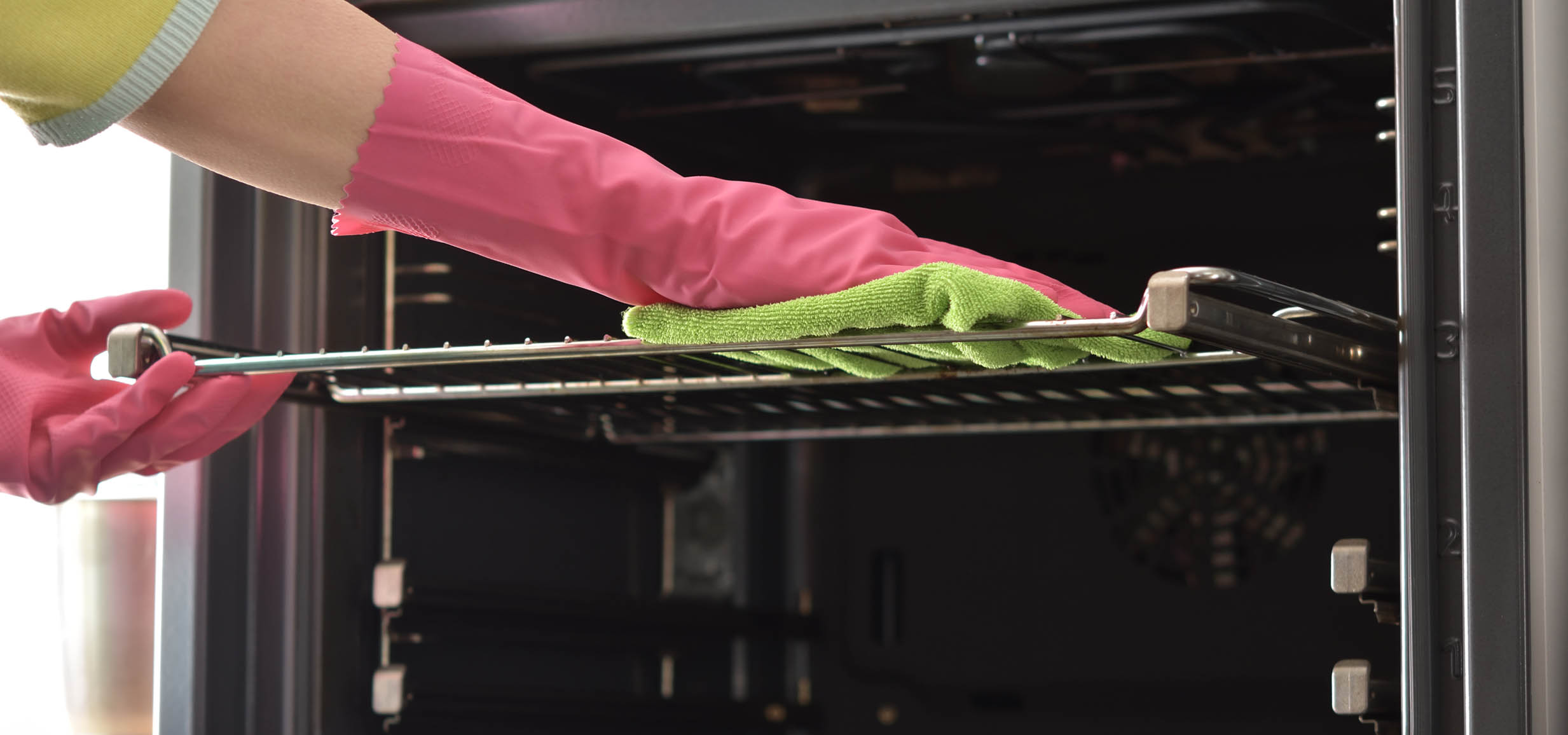 How to Clean Oven Grime Before the Holidays