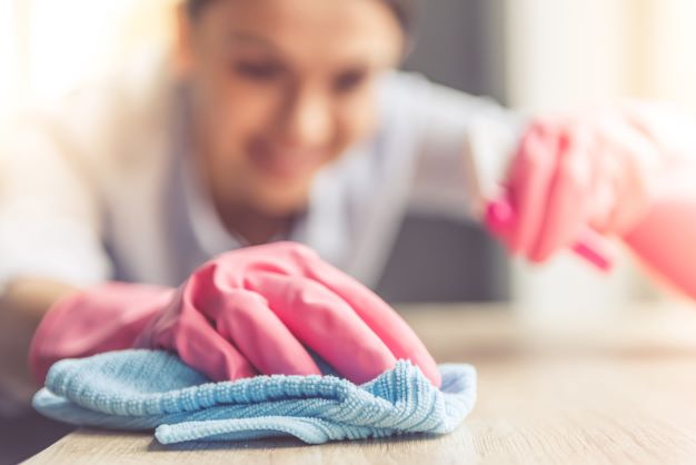 What Cleaning Tools Should be Used with Bar Keepers Friend?